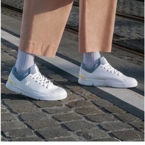 On Running Women's Roger Advantage White/Nimbus